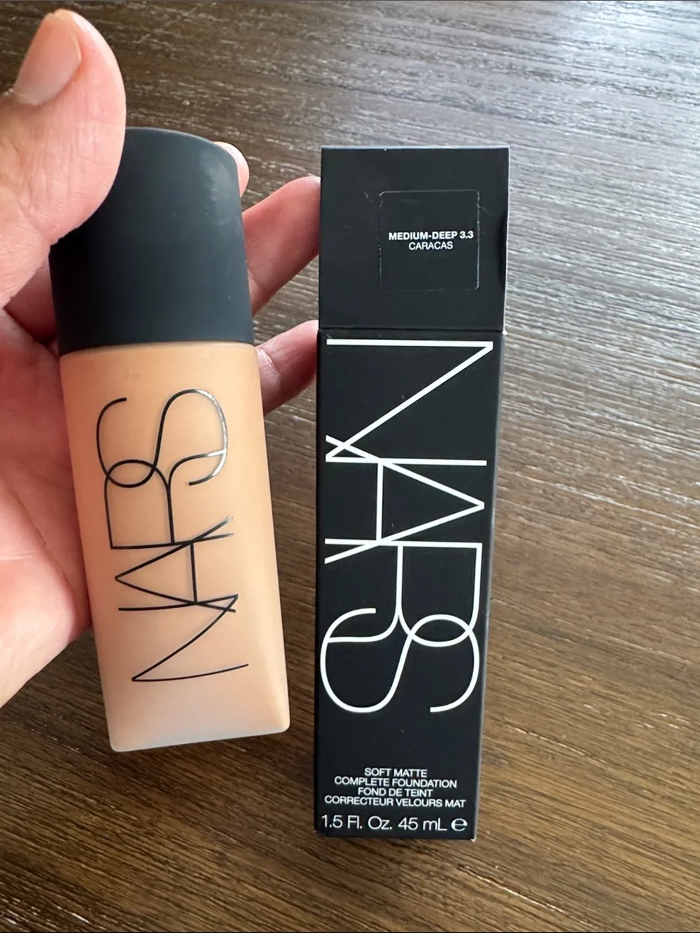 NARS Soft Matte Complete Foundation Medium-Deep 3.3 (Caracas)